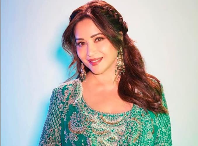 Madhuri Dixit's Killer Dance Moves On This "Humse Hai Muqabala" Song
